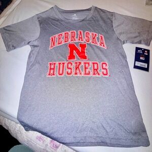 Team Athletics Nebraska Huskers T-Shirt Boys L 12/14 Gray NEW Performance Tee
